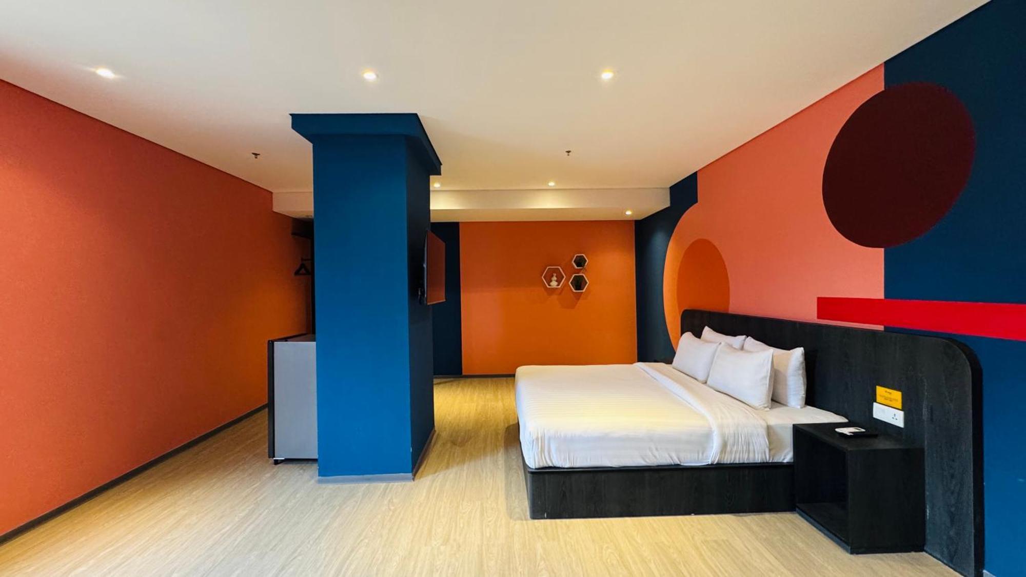 Yellow Bee Resort Cililitan Jakarta Kültér fotó