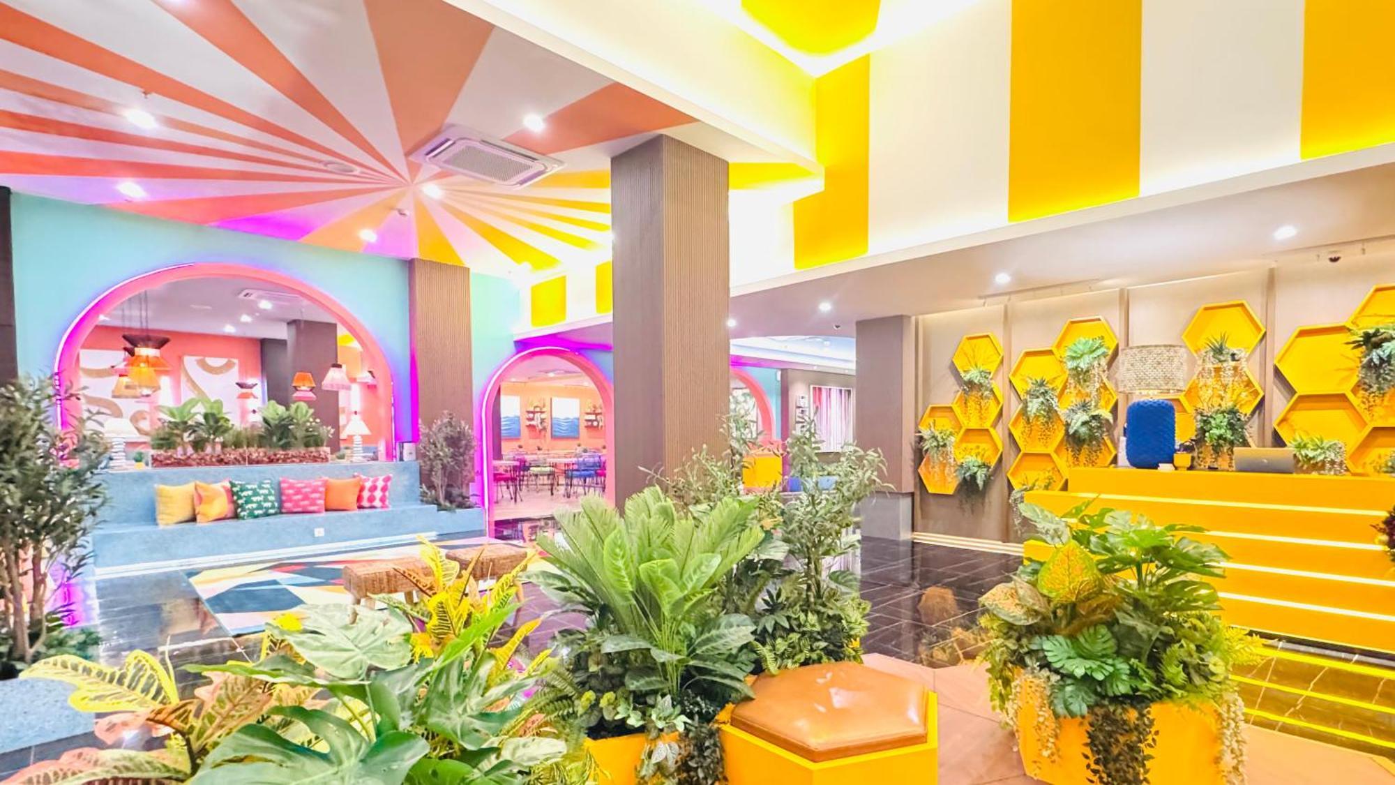 Yellow Bee Resort Cililitan Jakarta Kültér fotó