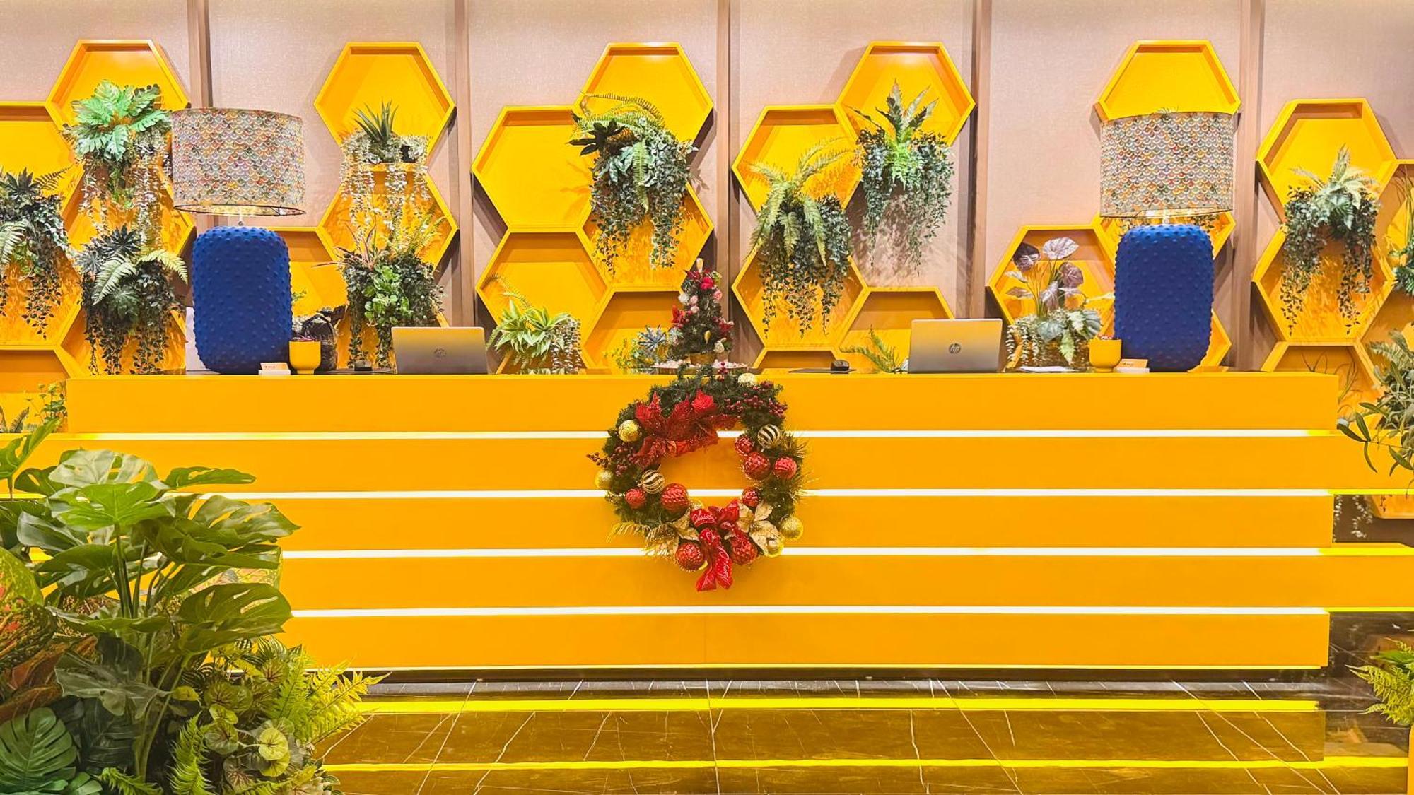 Yellow Bee Resort Cililitan Jakarta Kültér fotó
