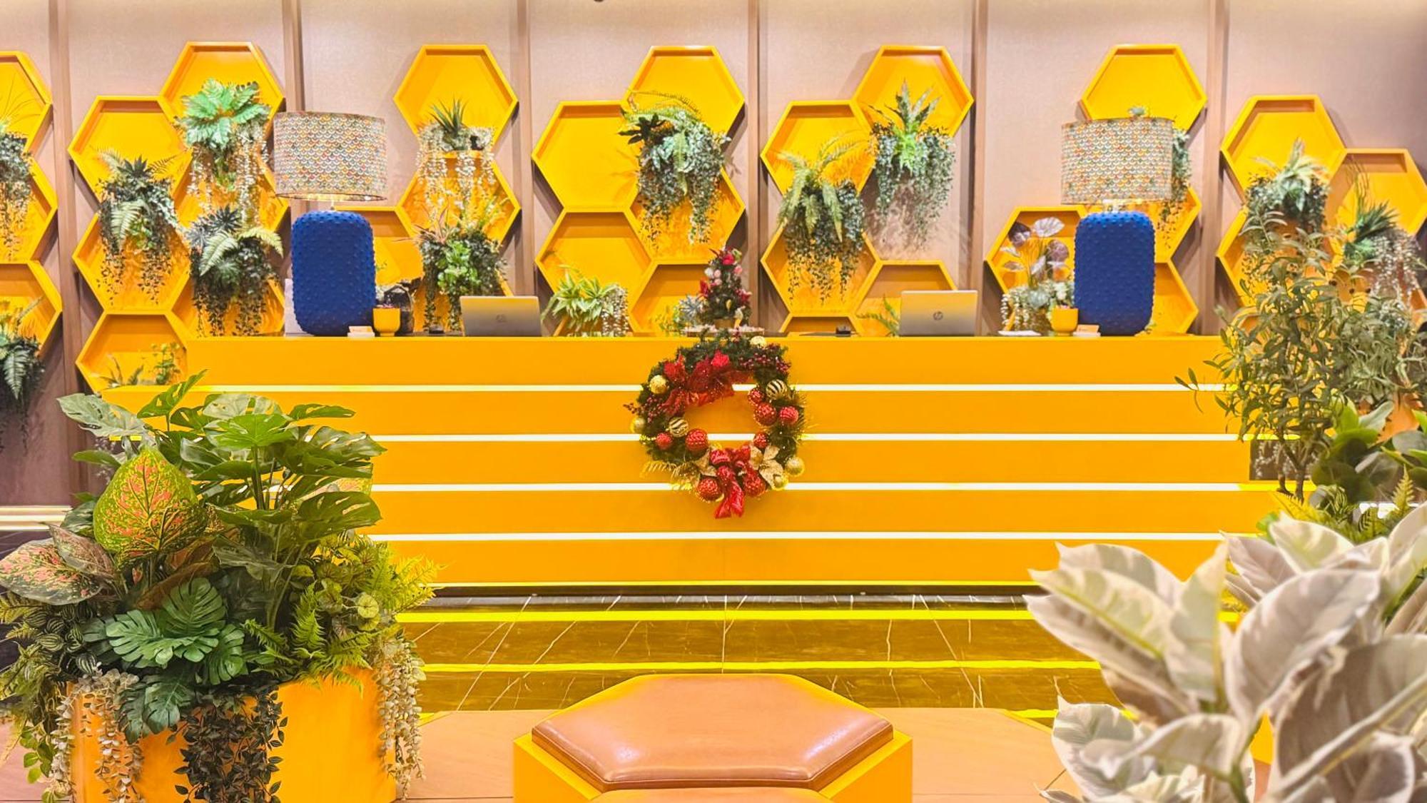 Yellow Bee Resort Cililitan Jakarta Kültér fotó